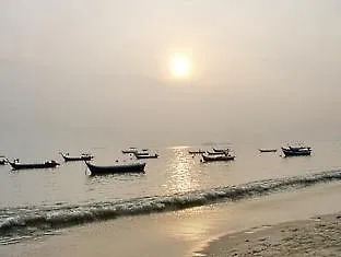فندق باراماونت هوتل جورج تاون 2*,  ماليزيا